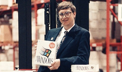 bill-gates-with-windows-3.0